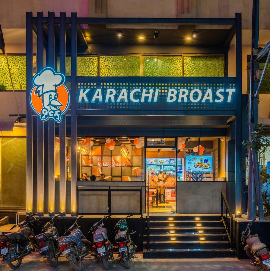 Hotel Crown Inn Karachi Bagian luar foto