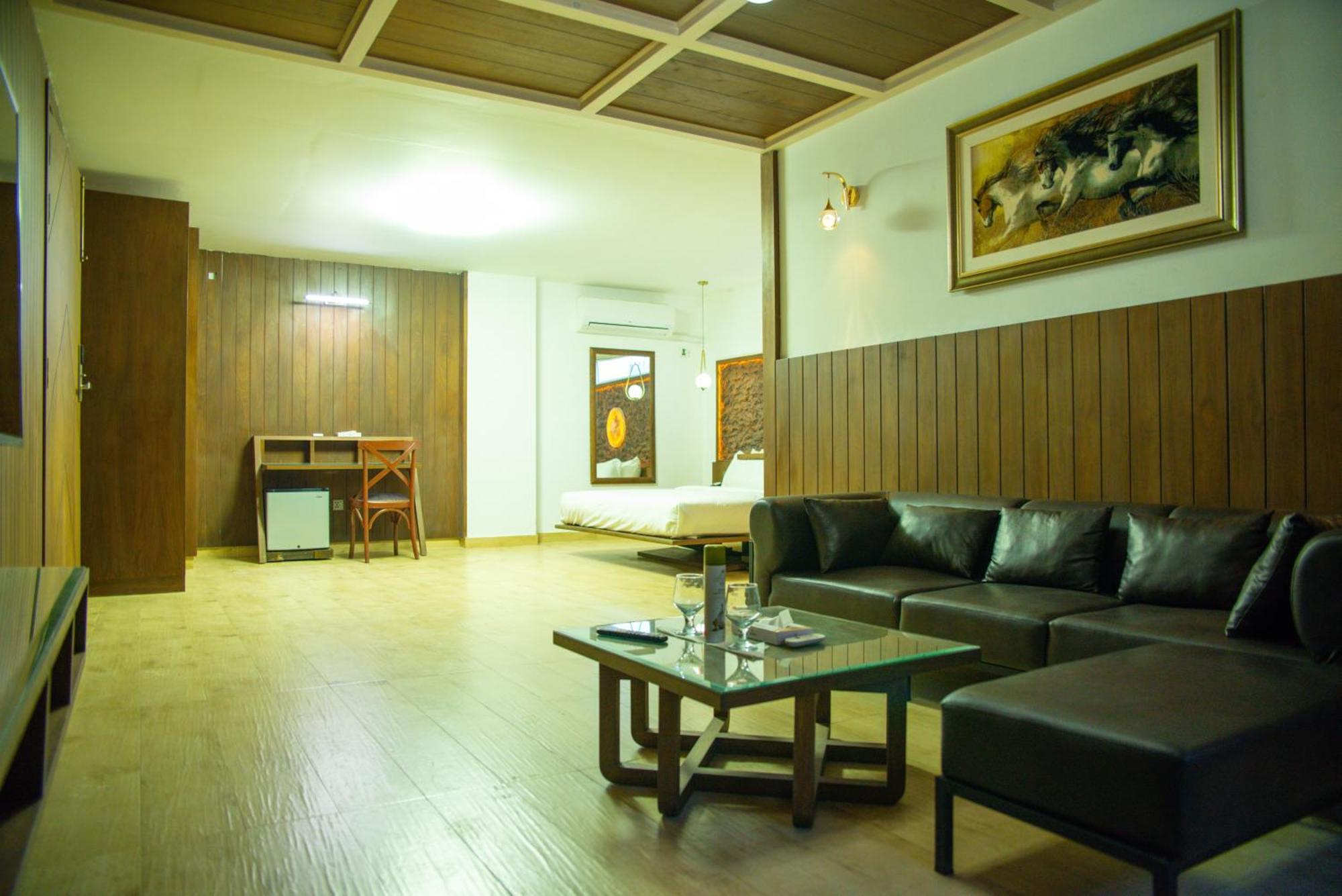 Hotel Crown Inn Karachi Bagian luar foto